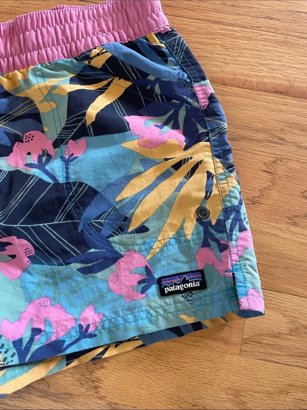 Patagonia Baggies in Pink- super cute design + fit adult small!